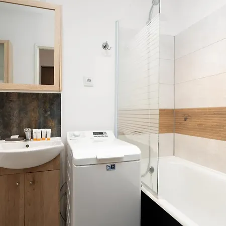 Appartement Retro Studio With Balcony In By Renters Poznań