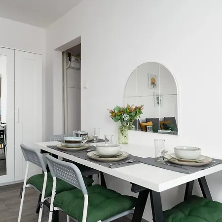 Retro Studio With Balcony In By Renters *