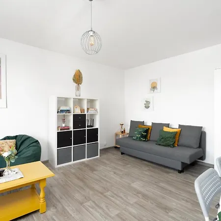 Retro Studio With Balcony In By Renters Appartement Poznań